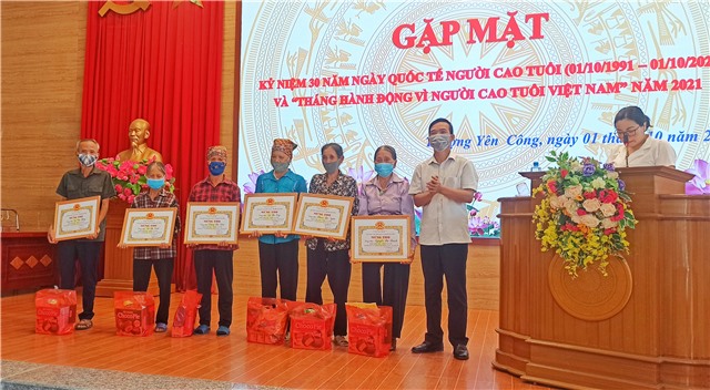 Xã Thượng Yên Công gặp mặt kỷ niệm 31 năm ngày Quốc tế Người cao tuổi