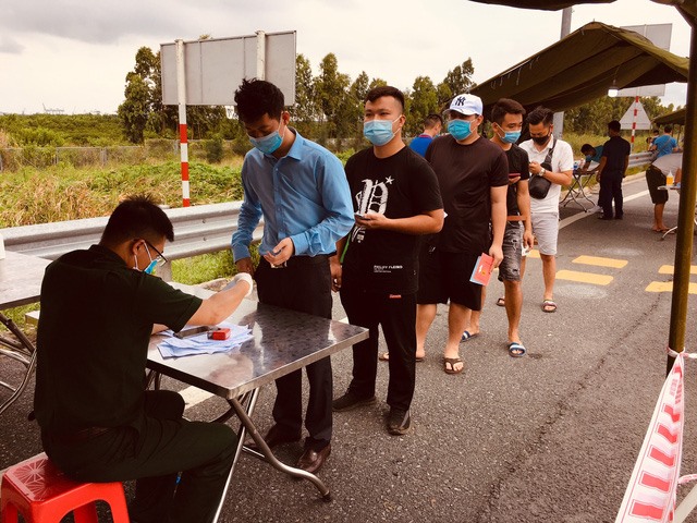 Quảng Ninh xét nghiệm miễn phí cho người địa phương đi từ vùng dịch về