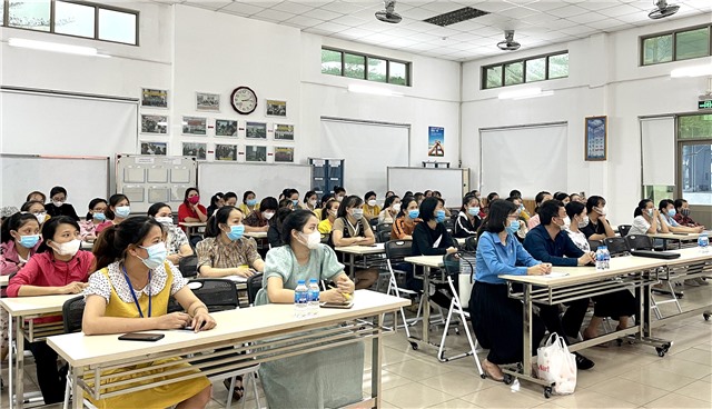 Tư vấn chăm sóc sức khỏe sinh sản cho nữ công nhân lao động Chi nhánh Công ty TNHH Sao Vàng