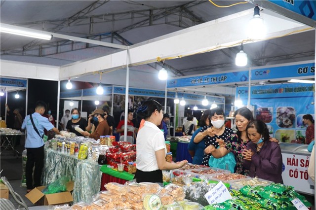 Triển khai Tuần bán hàng trực tuyến sản phẩm OCOP và sản phẩm thủy sản tỉnh Quảng Ninh năm 2021 tại thành phố Uông Bí
