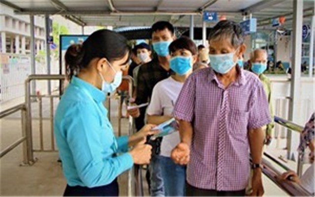 Đề nghị các địa phương tăng cường giám sát, xét nghiệm người về từ địa bàn dịch cấp độ 3, 4