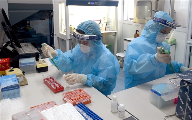 Nghệ An: Phát hiện 5 người trong một gia đình cùng mắc COVID-19