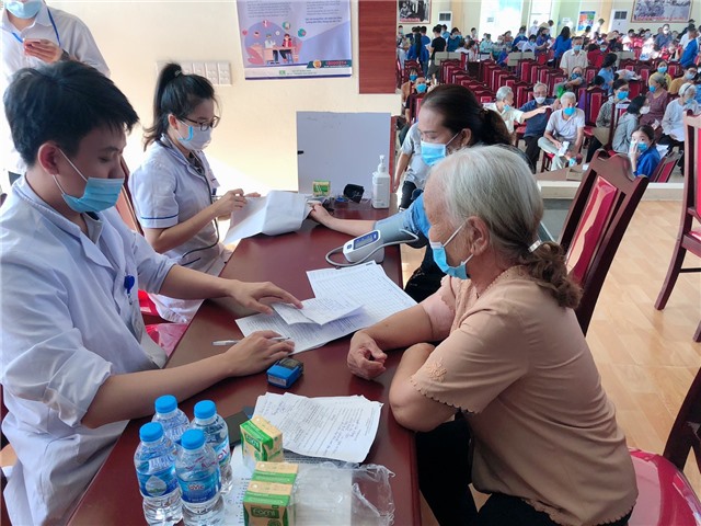 Ngày đầu tiên của chiến dịch tiêm chủng mũi 2 vắc xin phòng Covid-19 toàn dân - đảm bảo an toàn và tiến độ đề ra