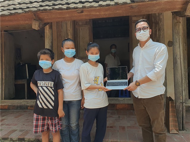 Hỗ trợ học sinh, sinh viên có hoàn cảnh khó khăn mua máy tính học trực tuyến