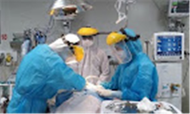 Sáng 9/10: Còn 5.361 bệnh nhân COVID-19 nặng đang điều trị; thêm hơn 603.300 liều vaccine Pfizer về TP HCM