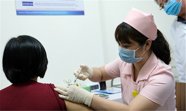 Chiều 18/11: Đã tiêm hơn 106,6 triệu liều vaccine phòng COVID-19; Bến Tre thêm 138 F0 trong cộng đồng.