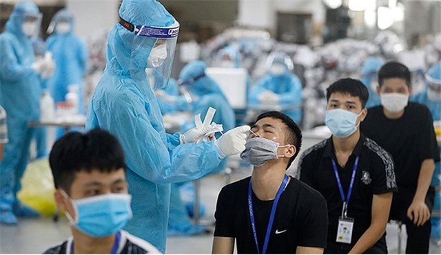 Hà Nội: 87 công nhân trong KCN Quang Minh test nhanh dương tính virus SARS-CoV-2