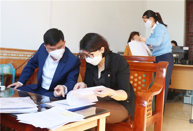 Phó Chủ tịch UBND TP Uông Bí Nguyễn Đức Tiệp: Nhắc nhở một số cửa hàng kinh doanh xăng dầu nâng cao hiệu quả công tác phòng chống dịch Covid-19