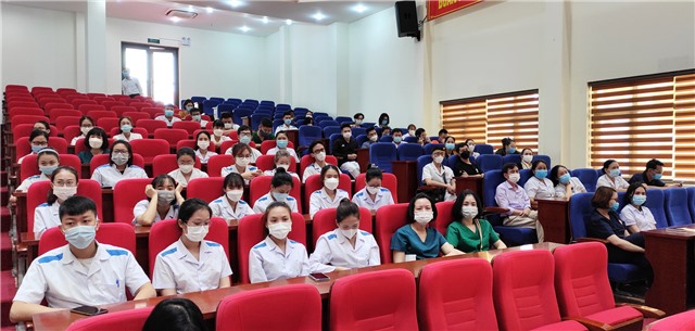 Đoàn 60 nhân viên y tế của tỉnh hỗ trợ TP Uông Bí  phòng chống dịch Covid-19 