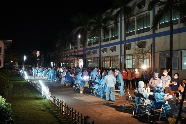 Đến 0h ngày 5/11, TP Uông Bí ghi nhận 05 trường hợp dương tính với SARS-CoV-2 tại công ty giầy da Sao Vàng; 8 ca test nhanh dương tính, đang chờ kết quả khẳng định; 1 ca ngoài cộng đồng có liên quan đã khẳng định dương tính