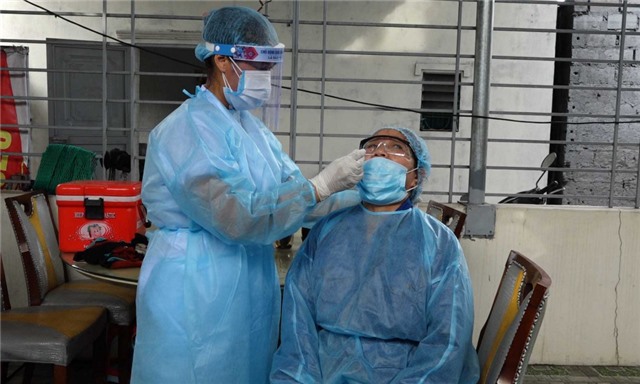Xét nghiệm tầm soát những trường hợp sốt, ho, có biểu hiện dịch tễ liên quan đến COVID-19