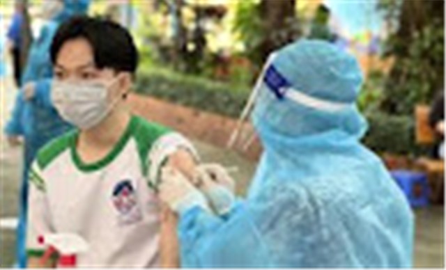 Gần 4 triệu liều vaccine phòng COVID-19 được tiêm cho trẻ từ 12-17 tuổi tại 37 tỉnh, thành