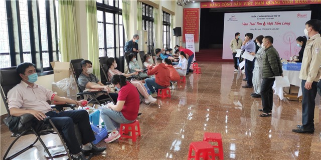 Công ty nhiệt điện Uông Bí hưởng ứng tuần lễ hồng EVN lần thứ VII