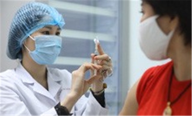 Tiêm vaccine phòng COVID-19 có xu hướng giảm, Bộ Y tế tiếp tục nhắc các địa phương đẩy nhanh tiến độ