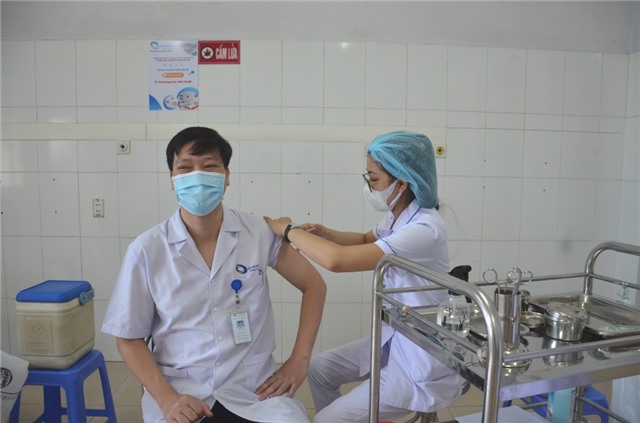 Ngày 18/12, Quảng Ninh bắt đầu tiêm vắc-xin phòng Covid-19 liều nhắc lại