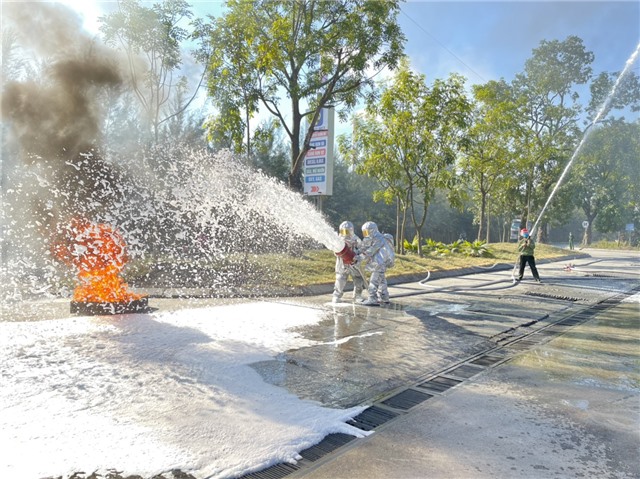 Thực tập phương án chữa cháy và CNCH tại Cửa hàng xăng dầu Khe Ngát 