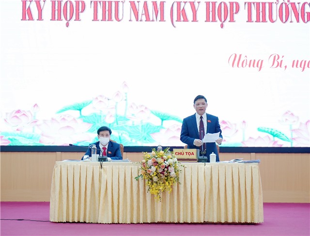 Kỳ họp thứ V, HĐND thành phố Uông Bí khóa XX, nhiệm kỳ 2021-2026: Phiên thảo luận tại Hội trường