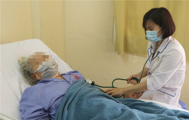 Cứu sống người bệnh 3 lần ngừng tim do rối loạn nhịp tim nguy hiểm