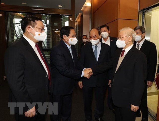 Xử lý nghiêm cán bộ, đảng viên suy thoái về tư tưởng, đạo đức