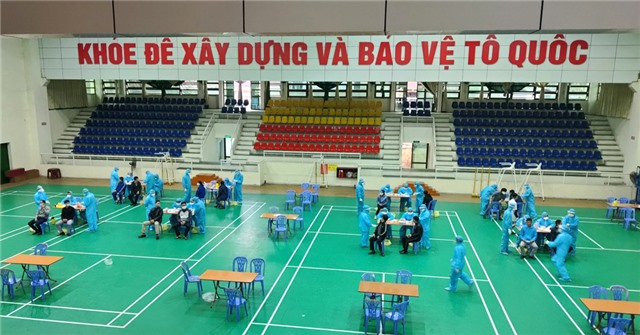 Đoàn công tác Bệnh viện Việt Nam  - Thụy Điển Uông Bí tiếp tục làm nhiệm vụ chống dịch tại phường Vàng Danh