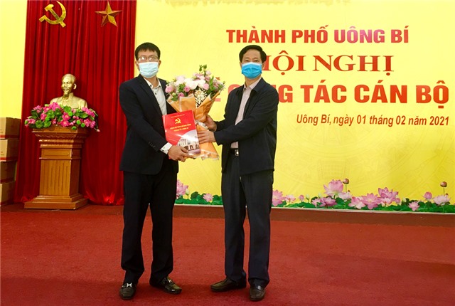 Công bố các quyết định về công tác cán bộ