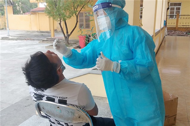 Trung đoàn 244: Tiếp nhận 33 công nhân tỉnh ngoài về cách ly