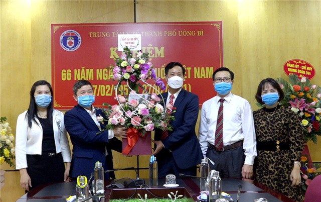 Lãnh đạo thành phố chúc mừng ngày thầy thuốc Việt Nam 27-2