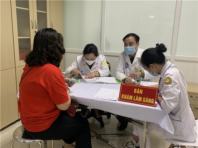 Tiêm thử nghiệm lâm sàng giai đoạn 2 vaccine COVID-19 của Việt Nam