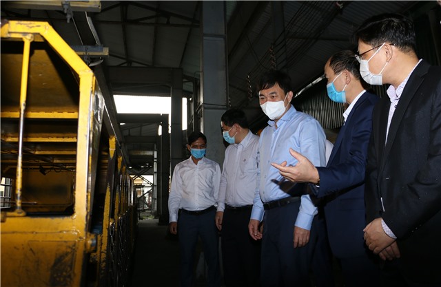 Phó Bí thư Thường trực Tỉnh ủy Ngô Hoàng Ngân kiểm tra tình hình sản xuất, kinh doanh tại Than Vàng Danh