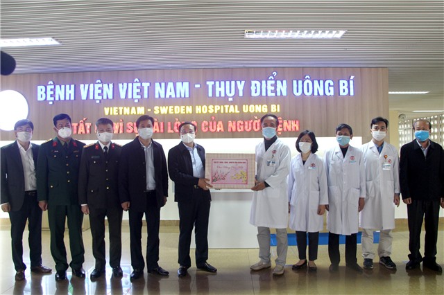 Bí thư Tỉnh ủy Nguyễn Xuân Ký thăm, động viên, chúc Tết ngành Y tế Quảng Ninh