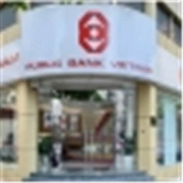 Hà Nội tìm người đến phòng giao dịch ngân hàng Public Bank