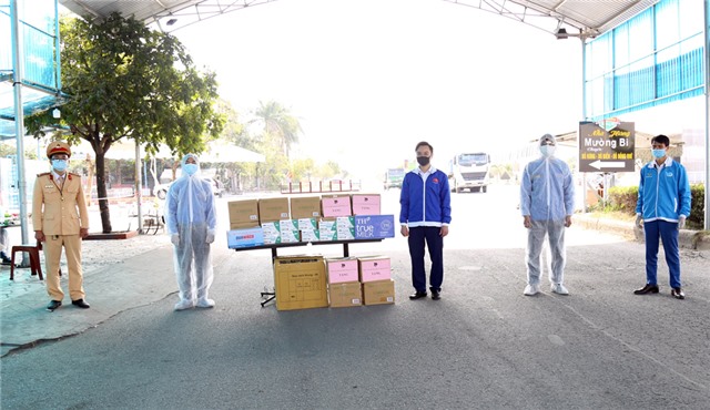 Ấm lòng nơi tuyến đầu