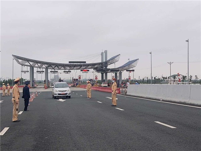 Từ 0h ngày 22/3, tạm dừng hoạt động các chốt kiểm soát Covid-19 đối với phương tiện, người ra vào tỉnh Quảng Ninh