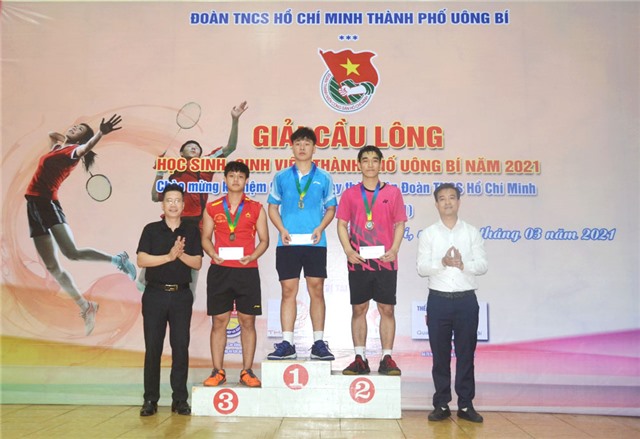 Trường THPT Hoàng Văn Thụ giành giải Nhất toàn đoàn Giải cầu lông HSSV TP Uông Bí năm 2021