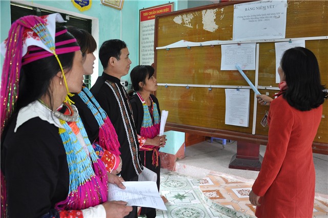 Những trường hợp nào không được tham gia vào các tổ chức phụ trách bầu cử?