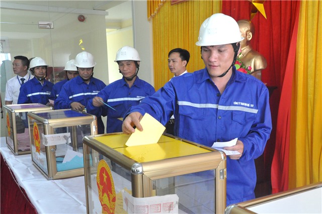 Ủy ban bầu cử, Ban bầu cử có được cử thêm chức danh Thư ký Ủy ban bầu cử và Thư ký Ban bầu cử để thường xuyên giúp việc cho các tổ chức phụ trách bầu cử ở địa phương hay không?