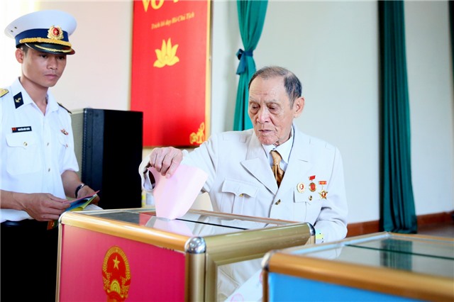 Địa phương có thể thành lập thêm các tổ chức trung gian ở xã, phường, thị trấn và ở các huyện, quận, thị xã, thành phố thuộc tỉnh để giúp các Ban bầu cử tập hợp kết quả bầu cử được không?