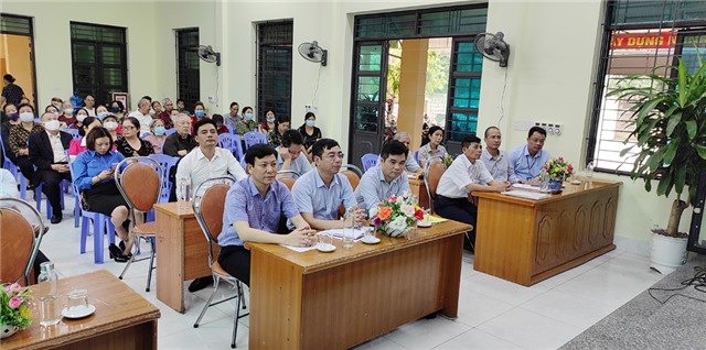 Hội nghị lấy ý kiến nhận xét và tín nhiệm của cử tri nơi cư trú đối với những người ứng cử đại biểu HĐND các cấp, nhiệm kỳ 2021-2026  tại khu 4, phường Quang Trung