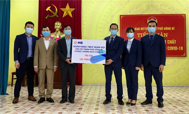 Tiếp tục tiếp nhận 100 triệu đồng ủng hộ công tác phòng, chống dịch Covid-19