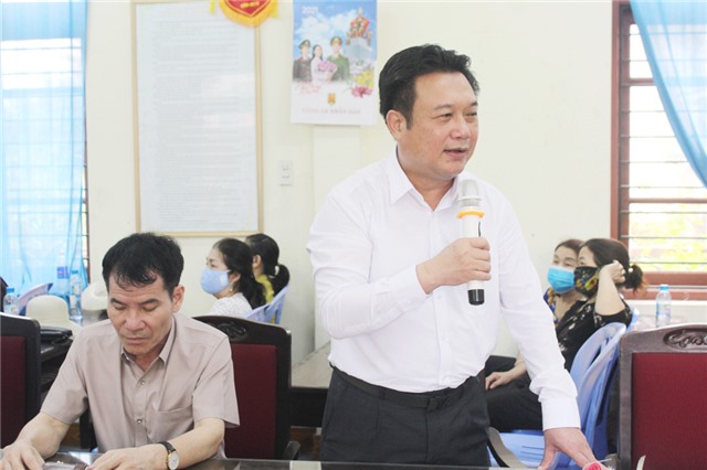 Hội nghị lấy ý kiến nhận xét và tín nhiệm của cử tri nơi cư trú đối với những người ứng cử đại biểu HĐND các cấp, nhiệm kỳ 2021 - 2026  tại khu Bí Trung 1, phường Phương Đông