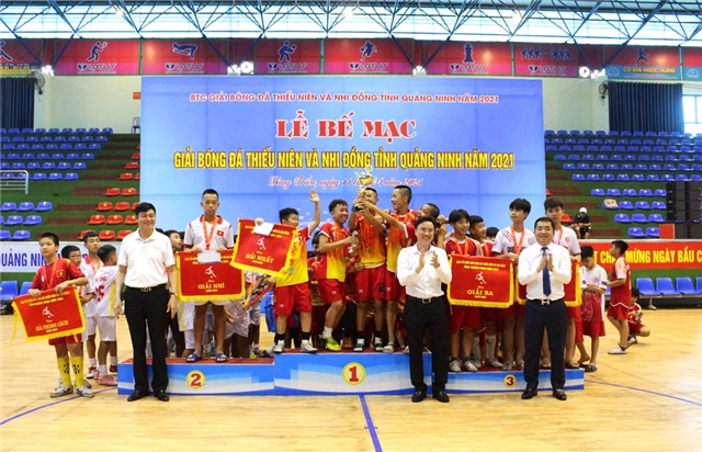 Bế mạc Giải Bóng đá Thiếu niên - Nhi đồng tỉnh Quảng Ninh năm 2021