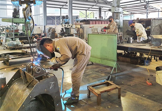 Cần những "cú hích" mạnh