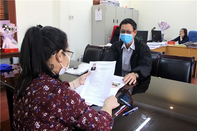 Việc ghi họ và tên cử tri trên Thẻ cử tri và Danh sách cử tri bằng chữ in hoa hay chữ thường?