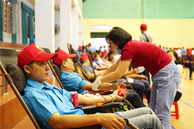 Công ty Than Uông Bí hiến máu tình nguyện năm 2021