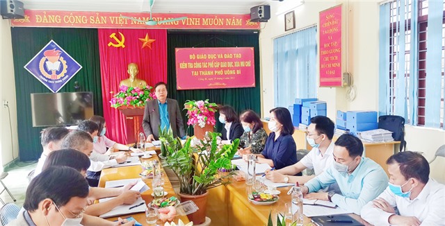 Bộ GD-ĐT kiểm tra công tác phổ cập giáo dục, xóa mù chữ tại TP Uông Bí
