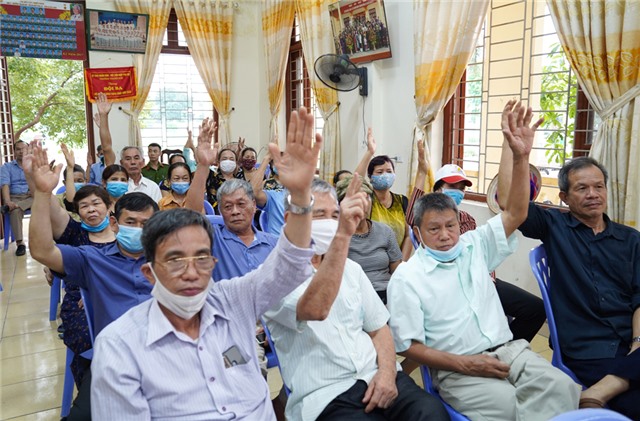 Lấy ý kiến nhận xét và tín nhiệm của cử tri nơi cư trú đối với người ứng cử đại biểu HĐND các cấp