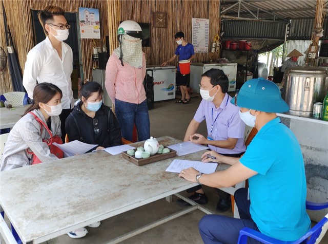 Uông Bí tiếp tục xử phạt nghiêm các trường hợp không đeo khẩu trang nơi công cộng