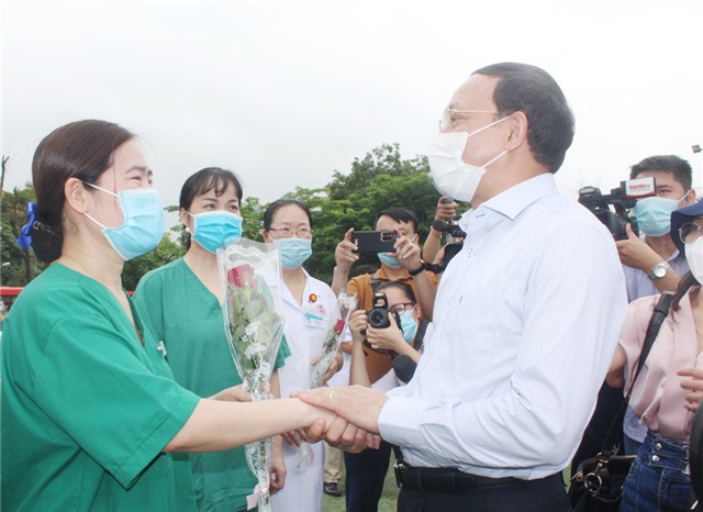 200 cán bộ, y bác sĩ xuất quân lên đường tình nguyện chung tay cùng tỉnh Bắc Giang và cả nước đẩy lùi dịch bệnh Covid-19