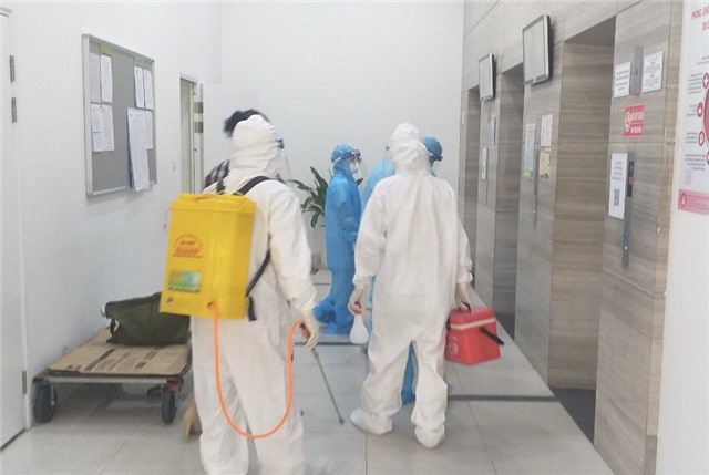 Hà Nội: Bố, con trai và nữ giúp việc của cựu giám đốc Hacinco dương tính với SARS-CoV-2