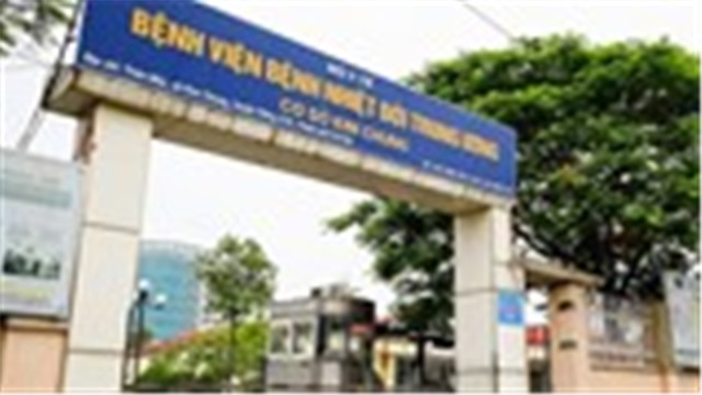 Thêm 2 nhân viên y tế BV Bệnh Nhiệt đới Trung ương mắc COVID-19